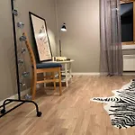 Midt I Raufoss, Stor Med Hage
