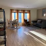 Apartment Midt I Raufoss, Stor Med Hage Raufoss