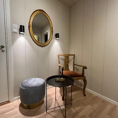 Midt I Raufoss, Stor Med Hage