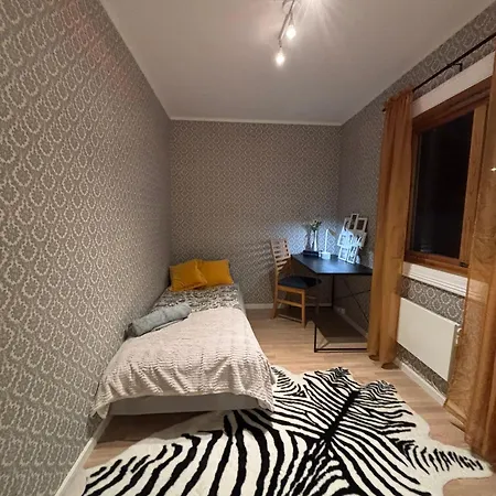 Midt I Raufoss, Stor Med Hage