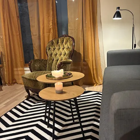 Leilighet Midt I Raufoss, Stor Med Hage *