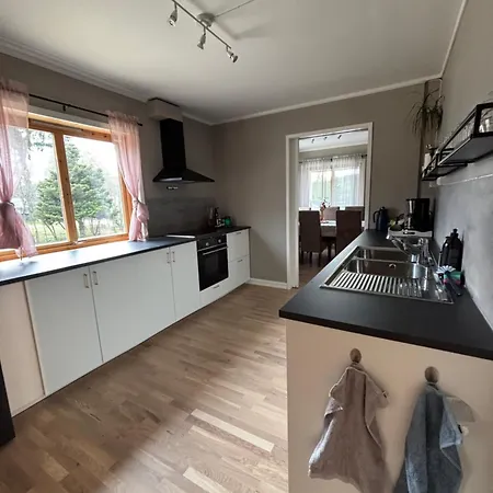 Midt I Raufoss, Stor Med Hage * Raufoss