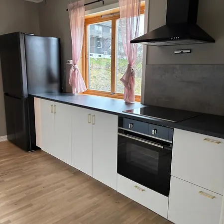 Leilighet Midt I Raufoss, Stor Med Hage Raufoss