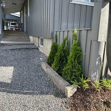 Midt I Raufoss, Stor Med Hage Leilighet *