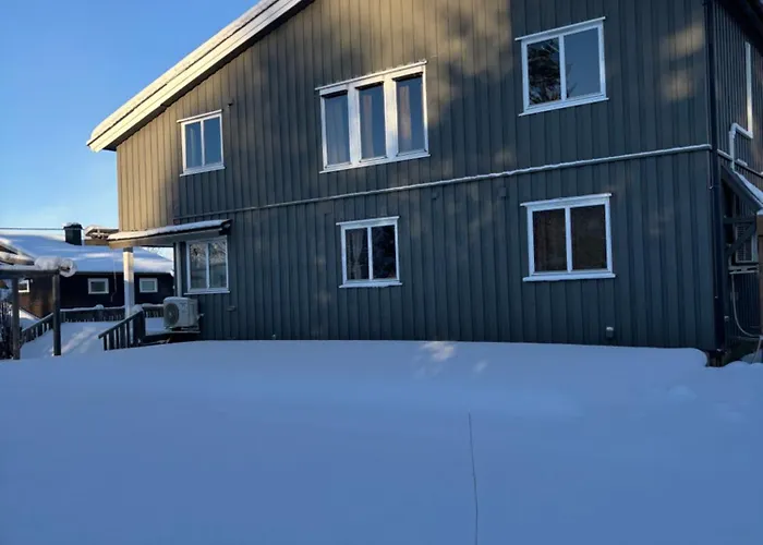 شقة Midt I Raufoss, Stor Med Hage