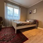 Midt I Raufoss, Stor Med Hage *